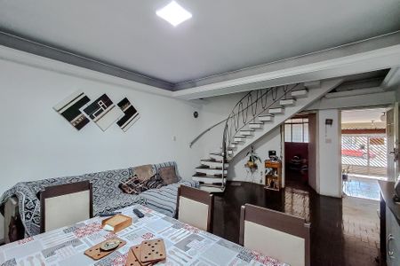 Casa à venda com 270m², 4 quartos e 2 vagasSala