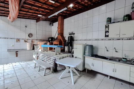 Casa à venda com 270m², 4 quartos e 2 vagasÁrea externa