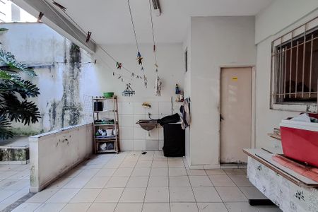Casa à venda com 270m², 4 quartos e 2 vagasÁrea externa