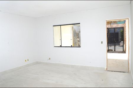 Casa à venda com 100m², 3 quartos e 2 vagasSala