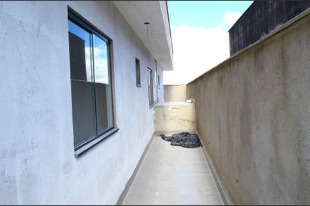Casa à venda com 100m², 3 quartos e 2 vagasÁrea externa