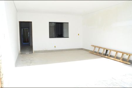 Casa à venda com 100m², 3 quartos e 2 vagasGaragem