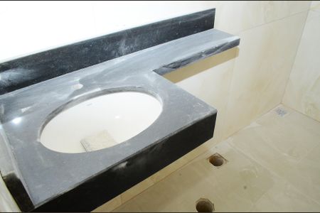 Casa à venda com 100m², 3 quartos e 2 vagasBanheiro da Suíte