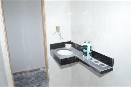 Casa à venda com 100m², 3 quartos e 2 vagasBanheiro Corredor