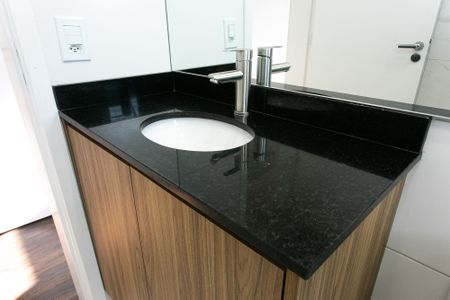 Apartamento à venda com 72m², 3 quartos e 4 vagasBanheiro da Suíte