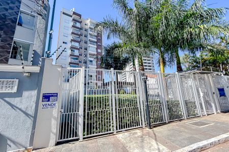 Apartamento à venda com 72m², 3 quartos e 4 vagasFachada com Plaquinha