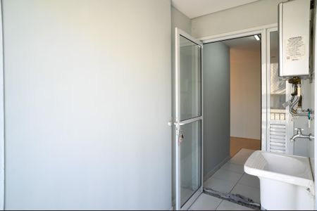 Apartamento à venda com 66m², 3 quartos e 1 vagaÁrea de Serviço