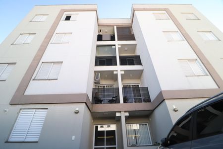 Apartamento para alugar com 68m², 2 quartos e 1 vagaFachada