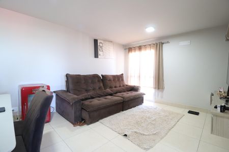 Apartamento para alugar com 68m², 2 quartos e 1 vagaSala