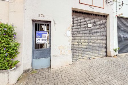 Casa à venda com 222m², 4 quartos e 1 vaga Casa à venda com 222m², 4 quartos e 1 vagaFachada