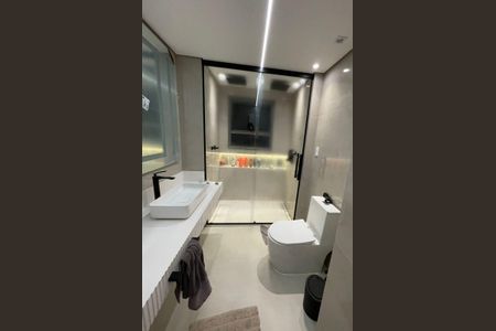 Apartamento à venda com 165m², 3 quartos e 3 vagas Apartamento à venda com 165m², 3 quartos e 3 vagasBanheiro