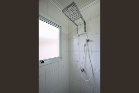 Casa de condomínio à venda com 168m², 3 quartos e 2 vagasChuveiro da Suíte