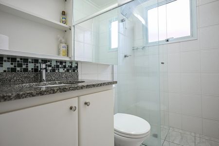 Casa de condomínio à venda com 168m², 3 quartos e 2 vagasBanheiro