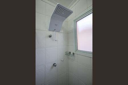 Casa de condomínio à venda com 168m², 3 quartos e 2 vagasChuveiro do Banheiro 