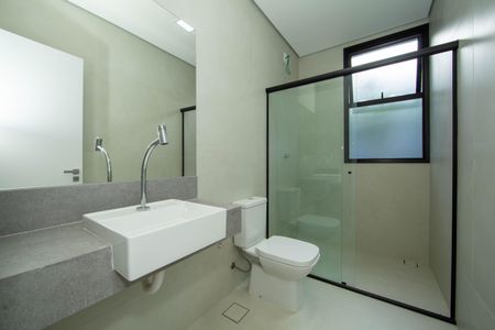 Casa à venda com 623m², 5 quartos e 4 vagasBANHEIRO8