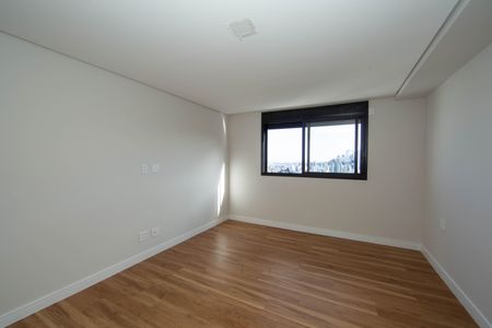 Casa à venda com 623m², 5 quartos e 4 vagasQUARTO3