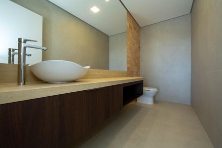 Casa à venda com 623m², 5 quartos e 4 vagas Casa à venda com 623m², 5 quartos e 4 vagasBANHEIRO6