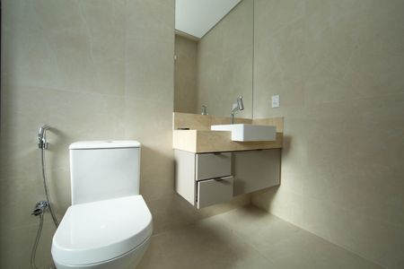 Casa à venda com 623m², 5 quartos e 4 vagasBANHEIRO3