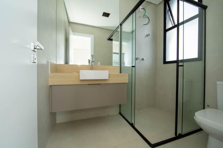 Casa à venda com 623m², 5 quartos e 4 vagasBANHEIRO7