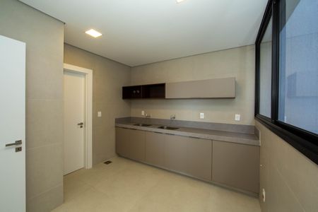 Casa à venda com 623m², 5 quartos e 4 vagas Casa à venda com 623m², 5 quartos e 4 vagasAREA DE SERVICO