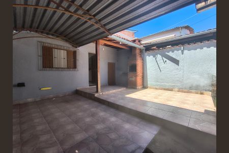Casa à venda com 160m², 2 quartos e 1 vaga Casa à venda com 160m², 2 quartos e 1 vagaÁrea externa