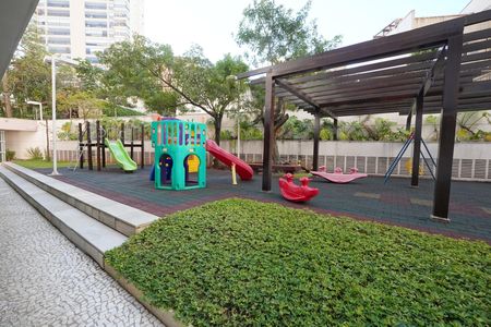 Apartamento à venda com 260m², 4 quartos e 4 vagasPlayground