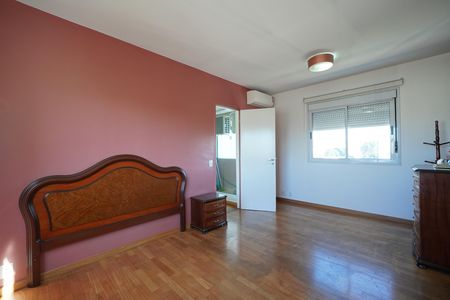 Apartamento à venda com 260m², 4 quartos e 4 vagasSuíte 2