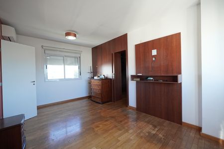 Apartamento à venda com 260m², 4 quartos e 4 vagasSuíte 2