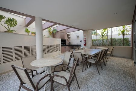 Apartamento à venda com 260m², 4 quartos e 4 vagasChurrasqueira