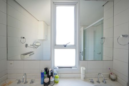 Apartamento à venda com 260m², 4 quartos e 4 vagasSuíte 2
