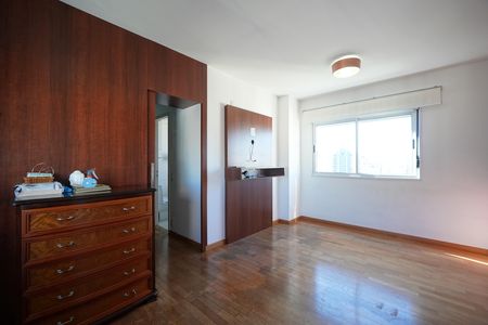 Apartamento à venda com 260m², 4 quartos e 4 vagasSuíte 2