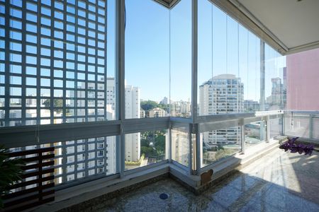 Apartamento à venda com 260m², 4 quartos e 4 vagasVaranda gourmet