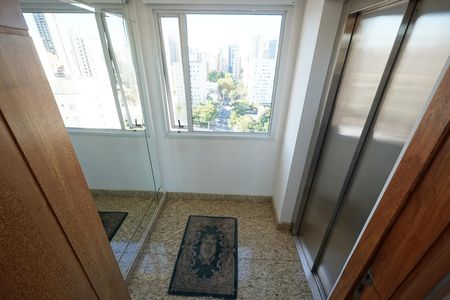 Apartamento à venda com 260m², 4 quartos e 4 vagasHall de AP