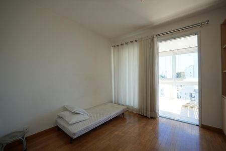 Apartamento à venda com 260m², 4 quartos e 4 vagasQuarto 2