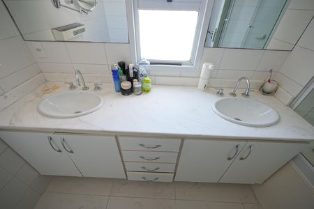 Apartamento à venda com 260m², 4 quartos e 4 vagasSuíte 2