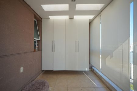 Apartamento à venda com 260m², 4 quartos e 4 vagasVaranda