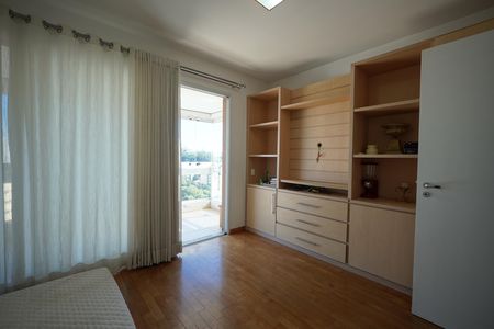 Apartamento à venda com 260m², 4 quartos e 4 vagasQuarto 2
