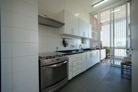 Apartamento à venda com 260m², 4 quartos e 4 vagasCozinha