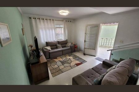 Casa à venda com 119m², 2 quartos e 3 vagas