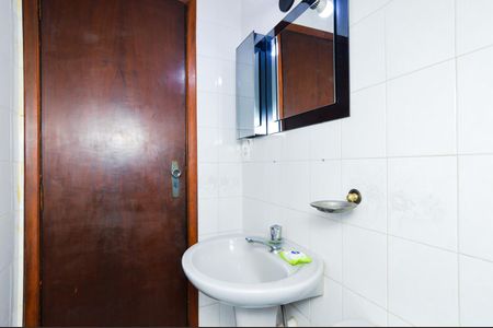 Casa para alugar com 80m², 2 quartos e 2 vagasLavabo