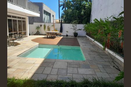 Casa à venda com 3 quartos, 368m² em Morumbi, São Paulo