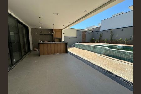Casa à venda com 3 quartos, 370m² em Swiss Park, Campinas