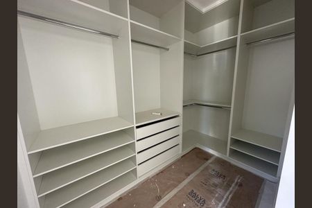 Casa à venda com 3 quartos, 370m² em Swiss Park, Campinas