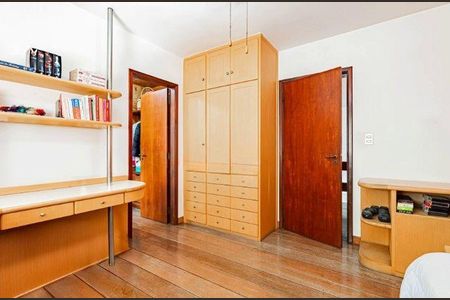 Casa à venda com 3 quartos, 340m² em Residencial Cinco (Alphaville), Santana de Parnaíba