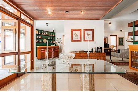 Casa à venda com 3 quartos, 340m² em Residencial Cinco (Alphaville), Santana de Parnaíba