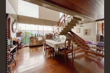 Casa à venda com 4 quartos, 400m² em Residencial Nove (Alphaville), Santana de Parnaíba