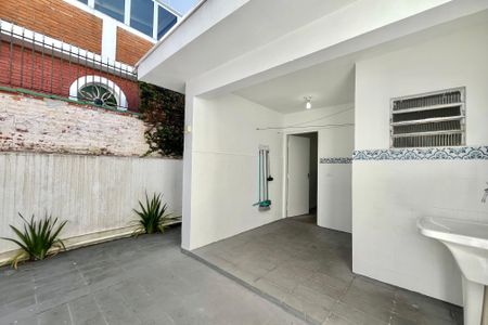 Casa para alugar com 250m², 3 quartos e 3 vagas Casa para alugar com 250m², 3 quartos e 3 vagasÁrea externa