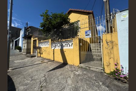 Casa à venda com 290m², 2 quartos e 3 vagasFachada com placa 