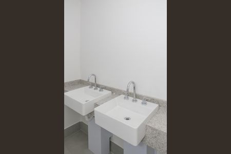 Apartamento à venda com 165m², 3 quartos e 2 vagas Apartamento à venda com 165m², 3 quartos e 2 vagasBanheiro da Suíte 1