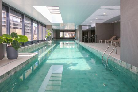 Apartamento à venda com 165m², 3 quartos e 2 vagas Apartamento à venda com 165m², 3 quartos e 2 vagasÁrea comum - Piscina